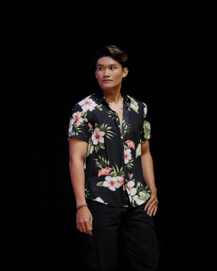 Did anyone catch the Khilaf Island fashion show at Marketfind just now 🤩Which shirt or t-shirt (2)