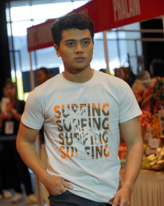 Did anyone catch the Khilaf Island fashion show at Marketfind just now 🤩Which shirt or t-shirt (3)